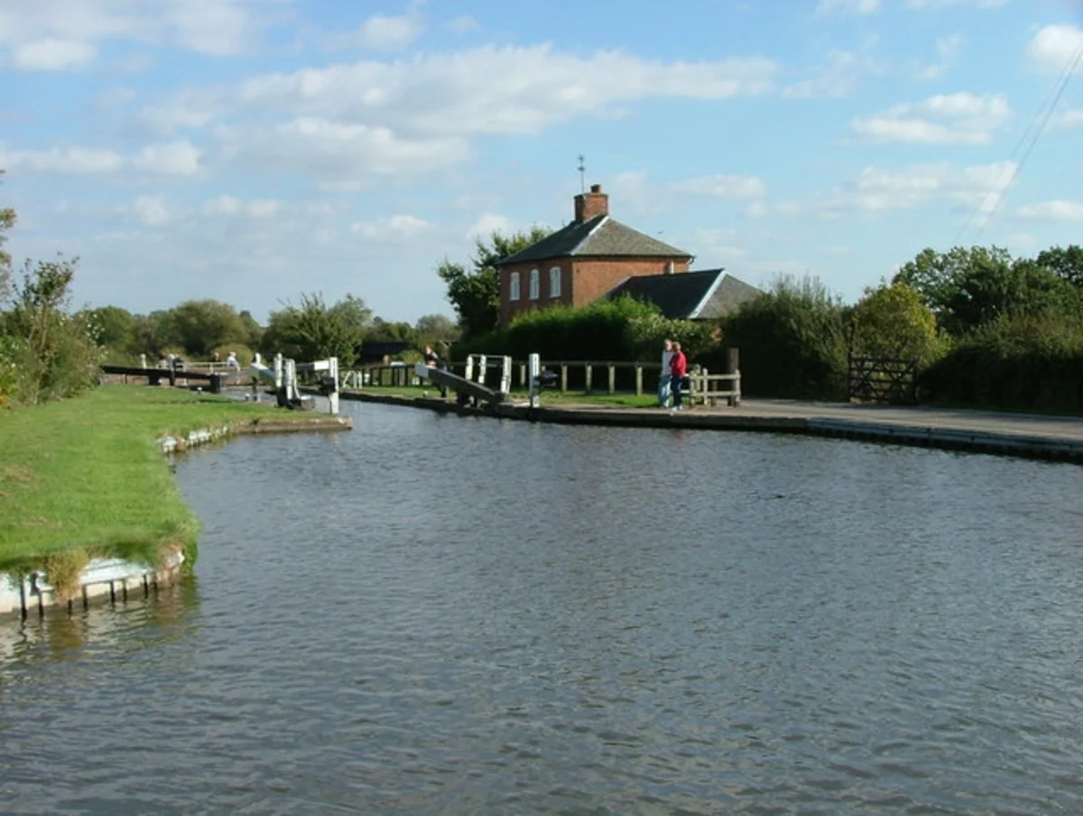 Sinfin Moor Nature Reserve and River Trent via Derby Canal