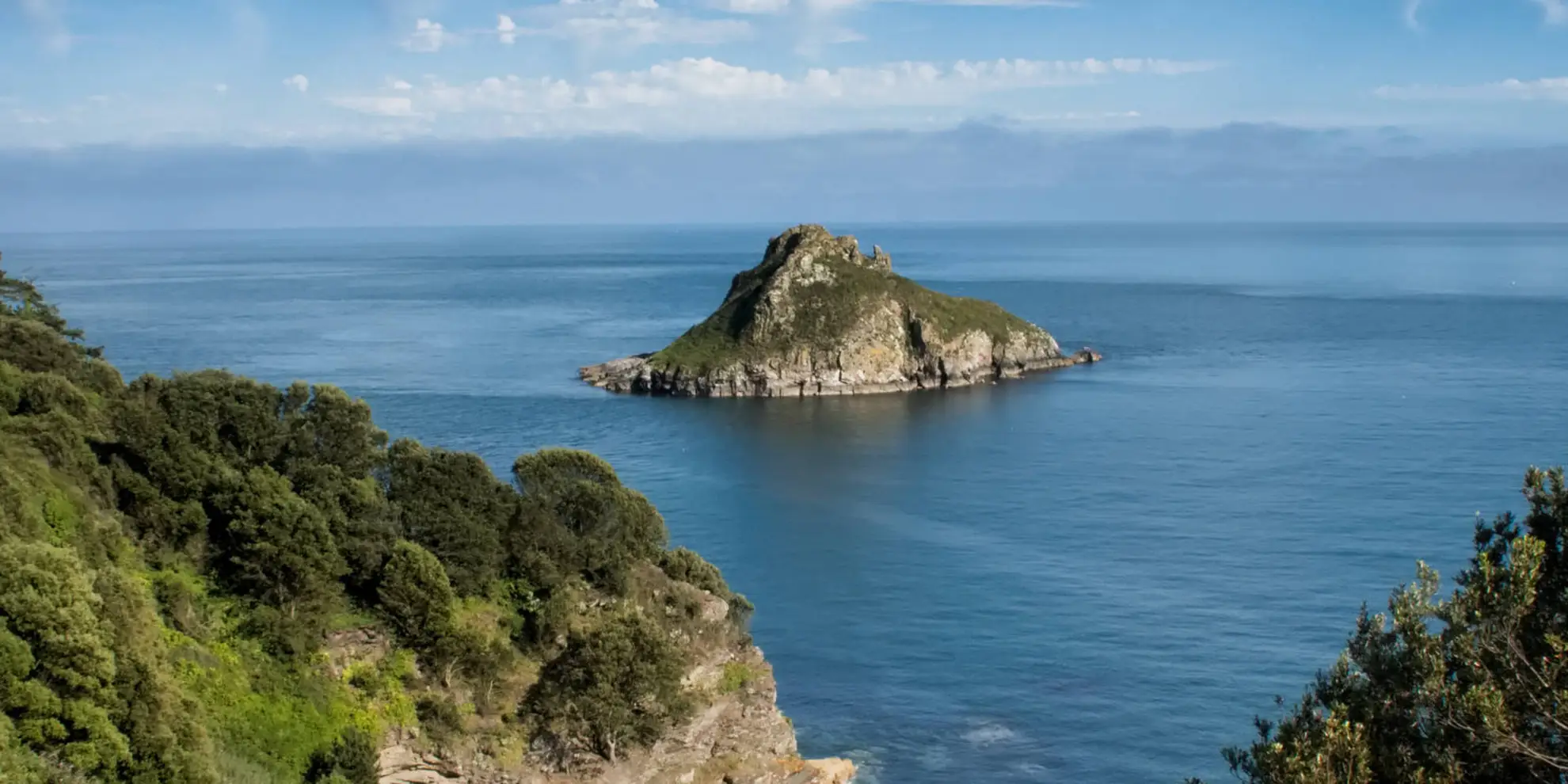 An image depicting the trail Hope's Nose Walk and its surrounding area.