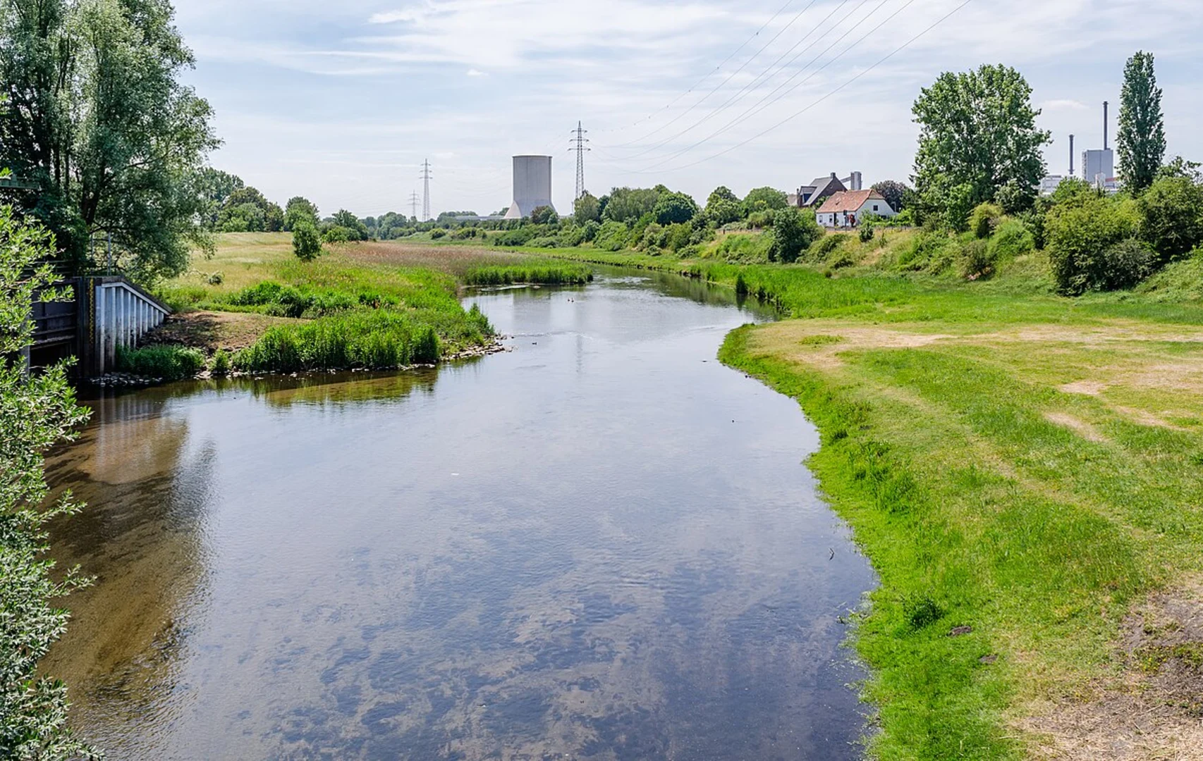 An image depicting the trail Aubrückesee, Niederrhein See and Pfarrwiesensee Loop via AltrheinErlenbnisfpad and its surrounding area.