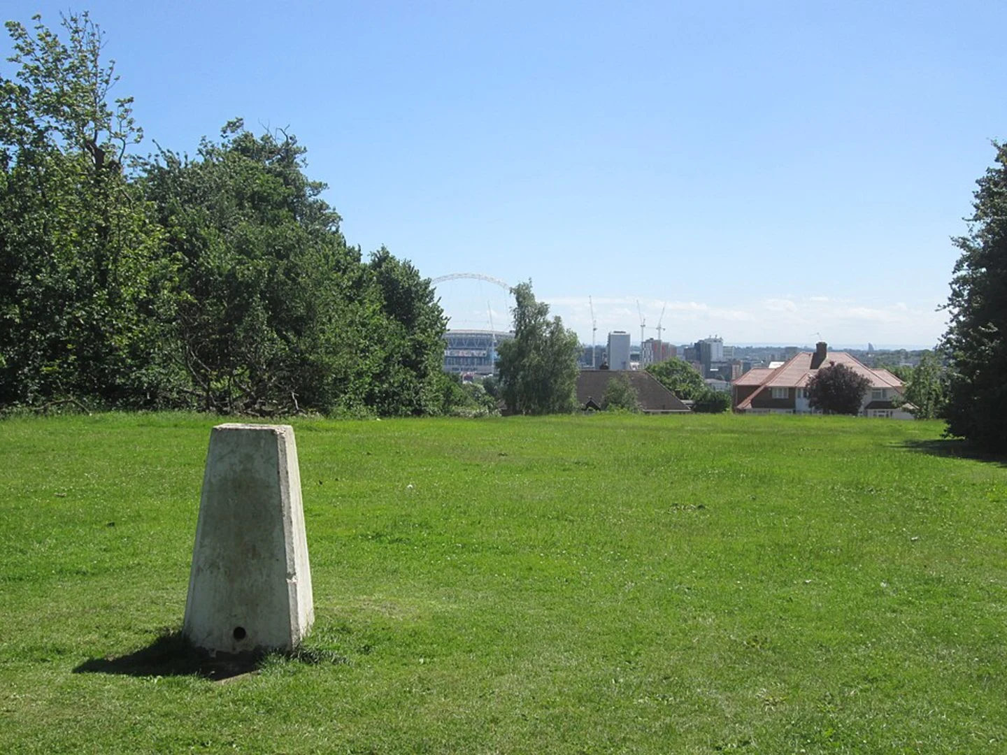 An image depicting the trail Fryent Country Park and its surrounding area.