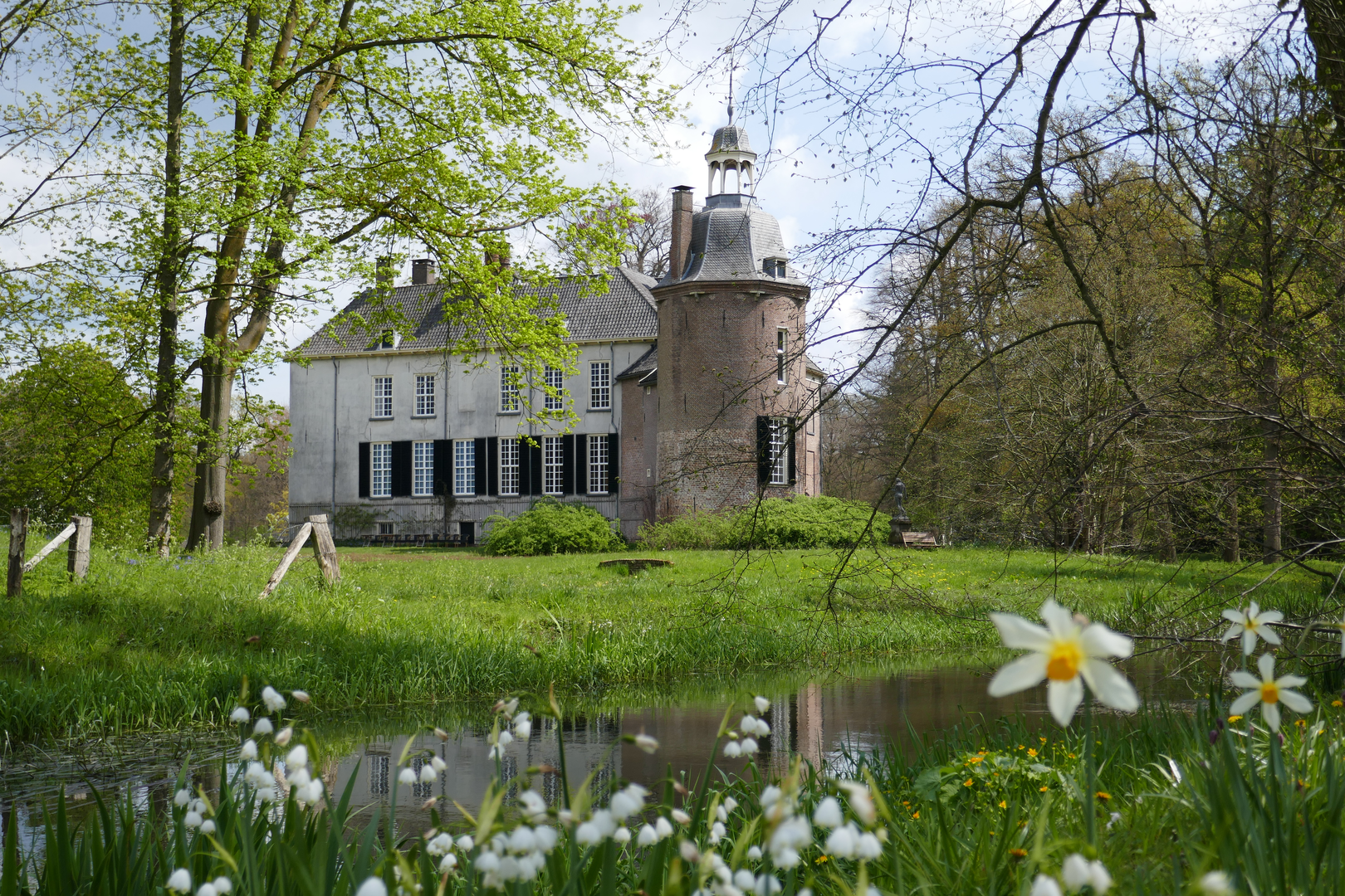An image depicting the trail Het Berendpad, Het Bilderspad and Hackfortse Enkroute and its surrounding area.
