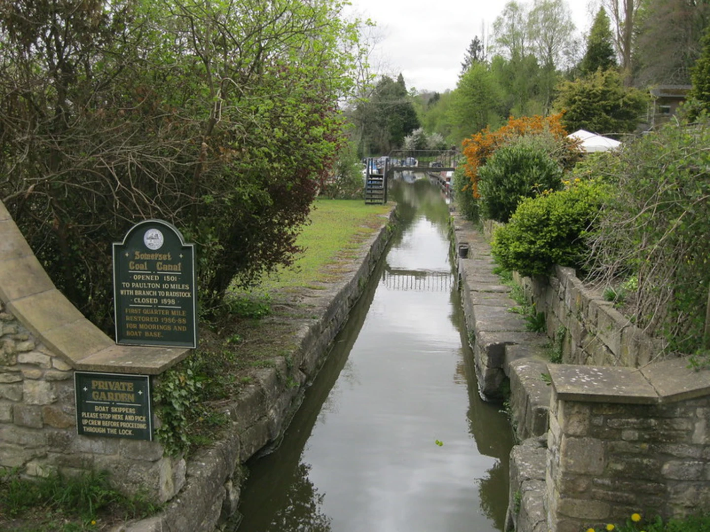 An image depicting the trail Brassknocker Basin Walk from Bradford on Avon and its surrounding area.