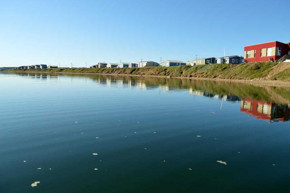 An image depicting the trail Tuktut Nogait National Park of Canada and its surrounding area.