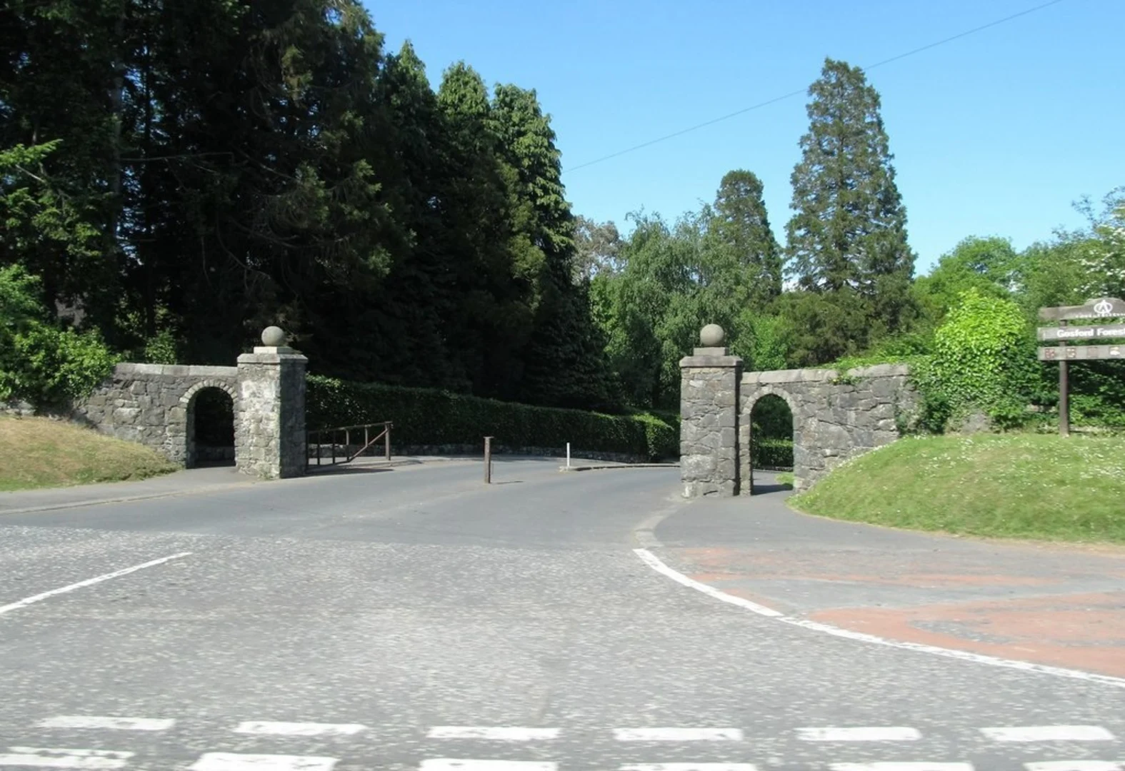 An image depicting the trail Gosford Forest Park Loop and its surrounding area.