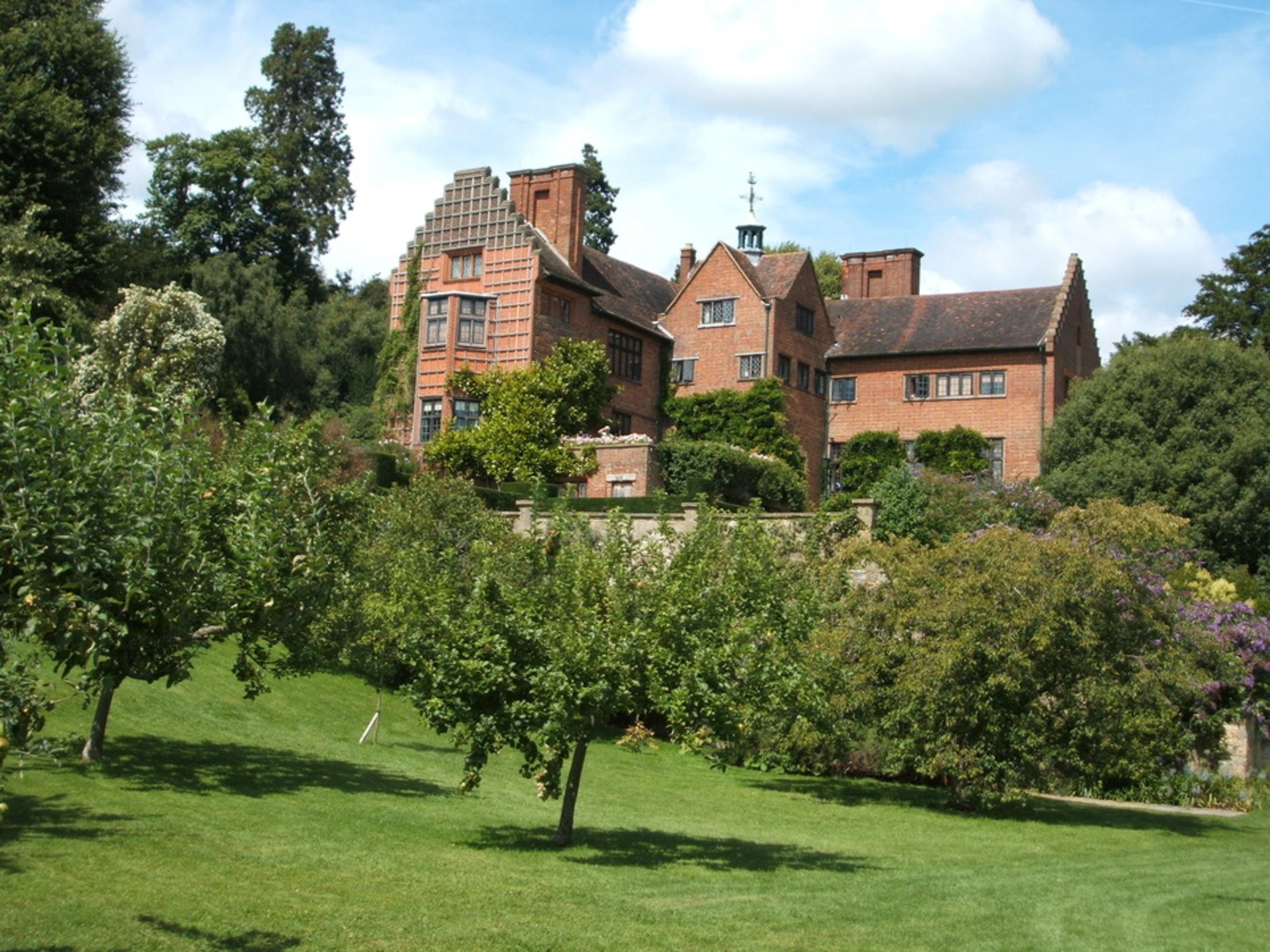 An image depicting the trail Octavia Hill Centenary Trail and its surrounding area.