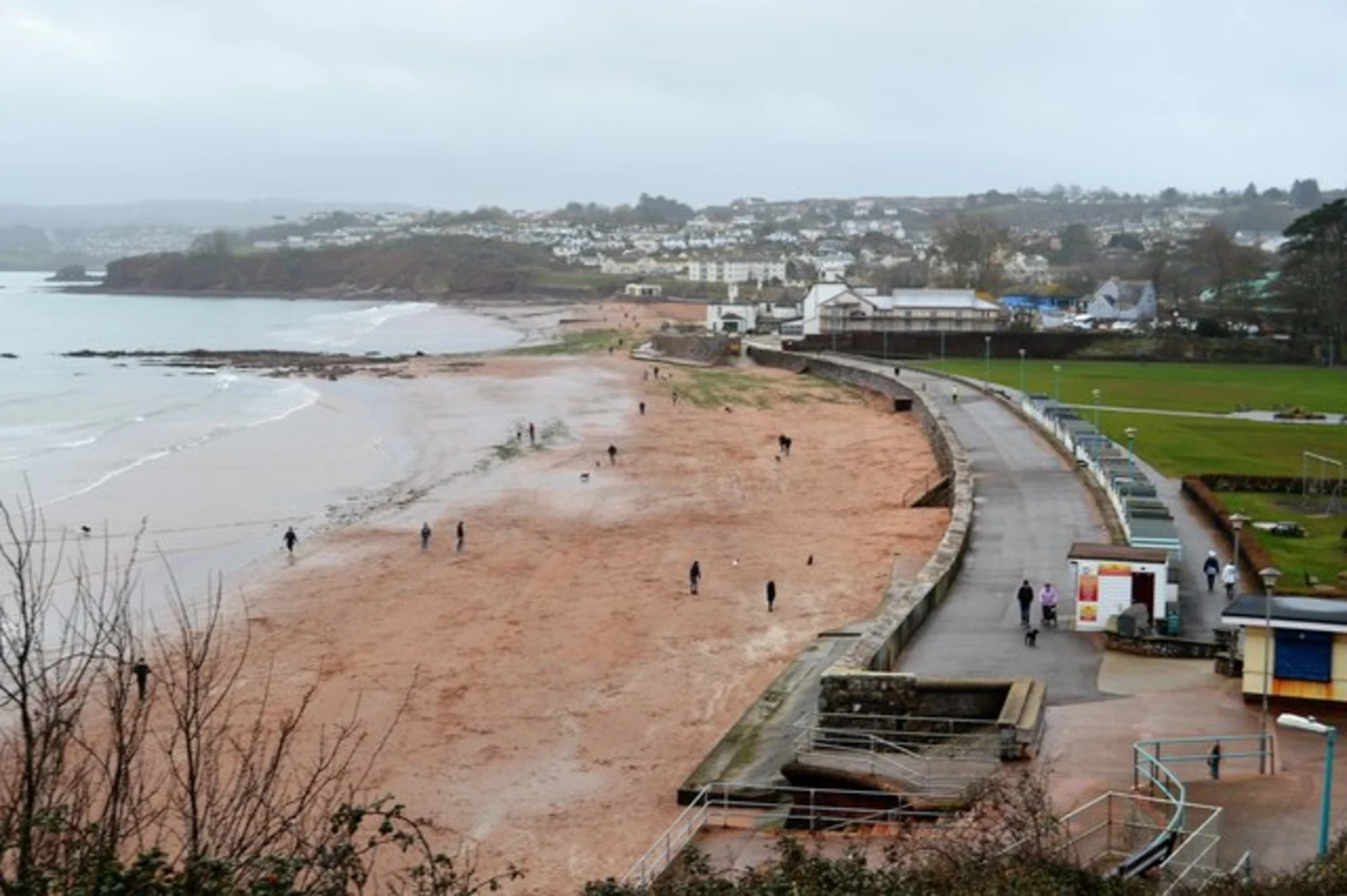 An image depicting the trail Clennon Lakes, Clennon Valley and Hoburne Holiday Park Loop and its surrounding area.