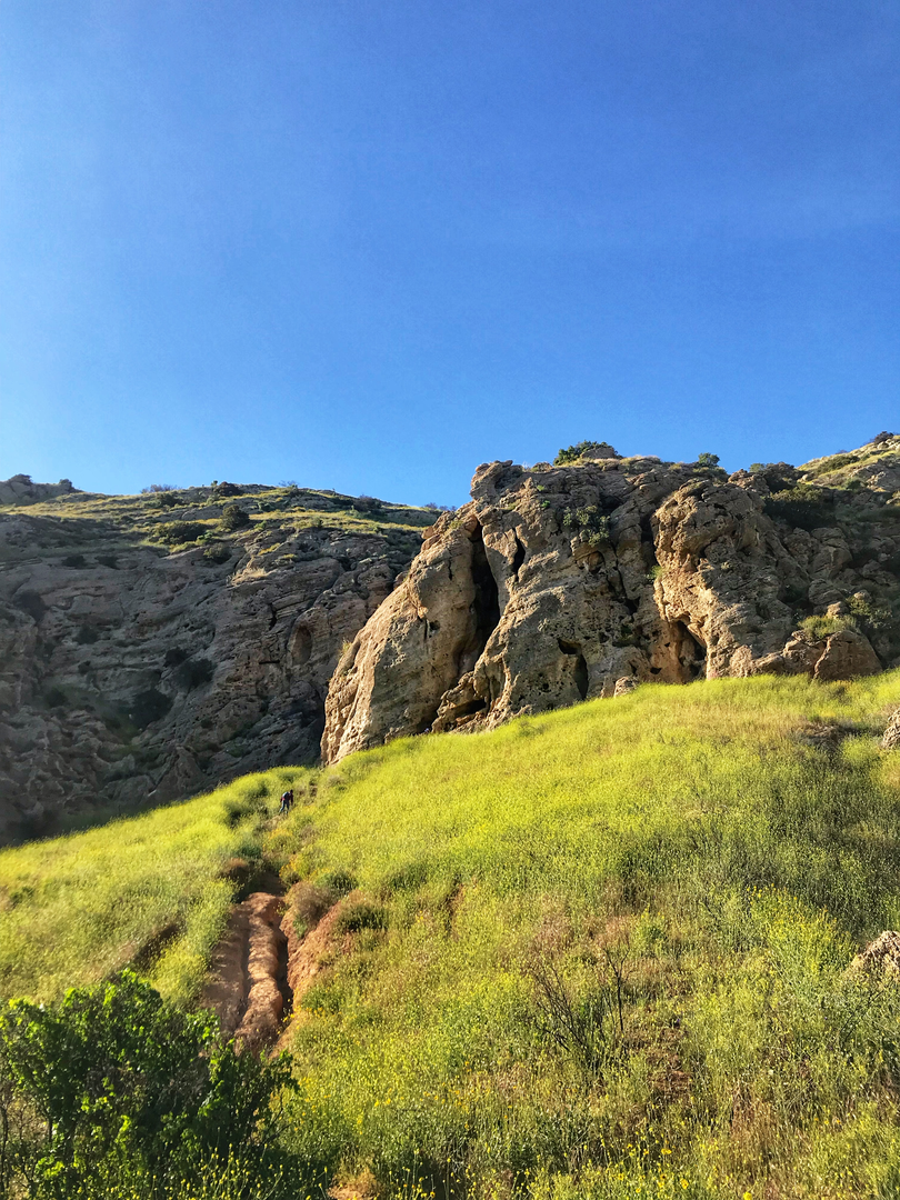 An image depicting the trail Castle Peak Loop and its surrounding area.