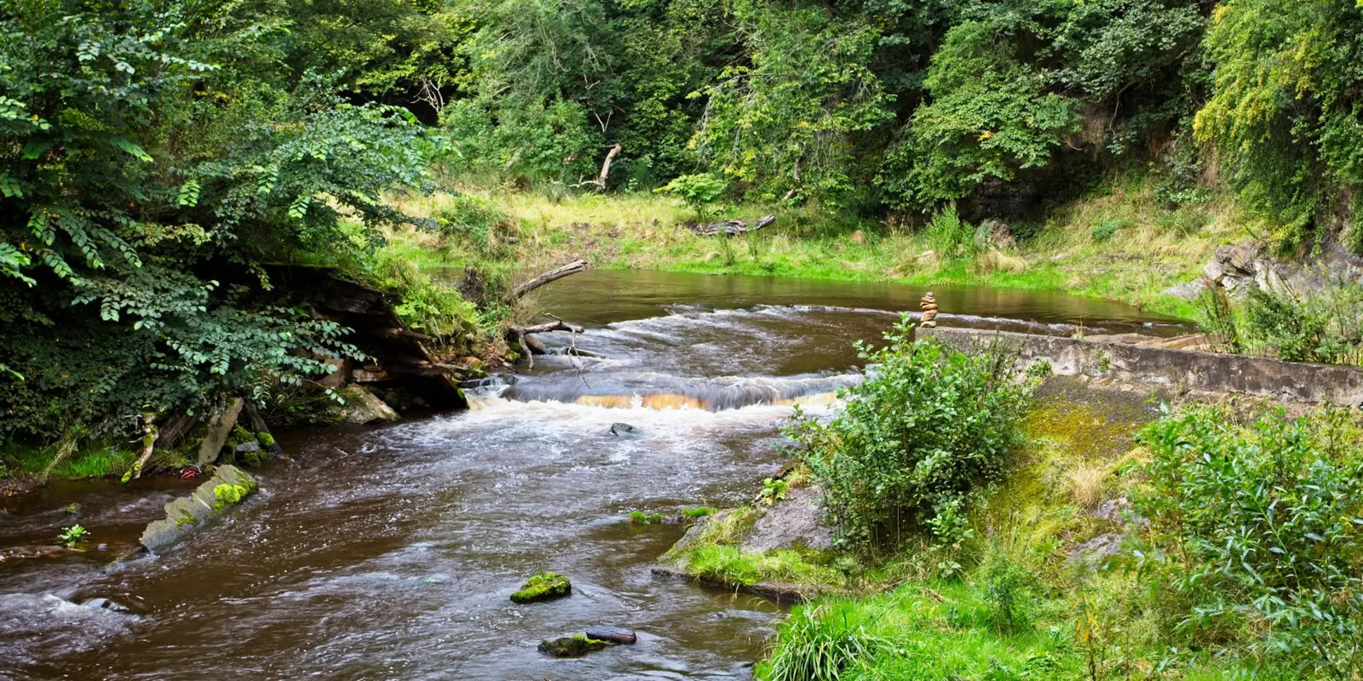 An image depicting the trail Roslin Glen - Bilston Woods - Polton - River North Esk and Rosslyn Castle and its surrounding area.