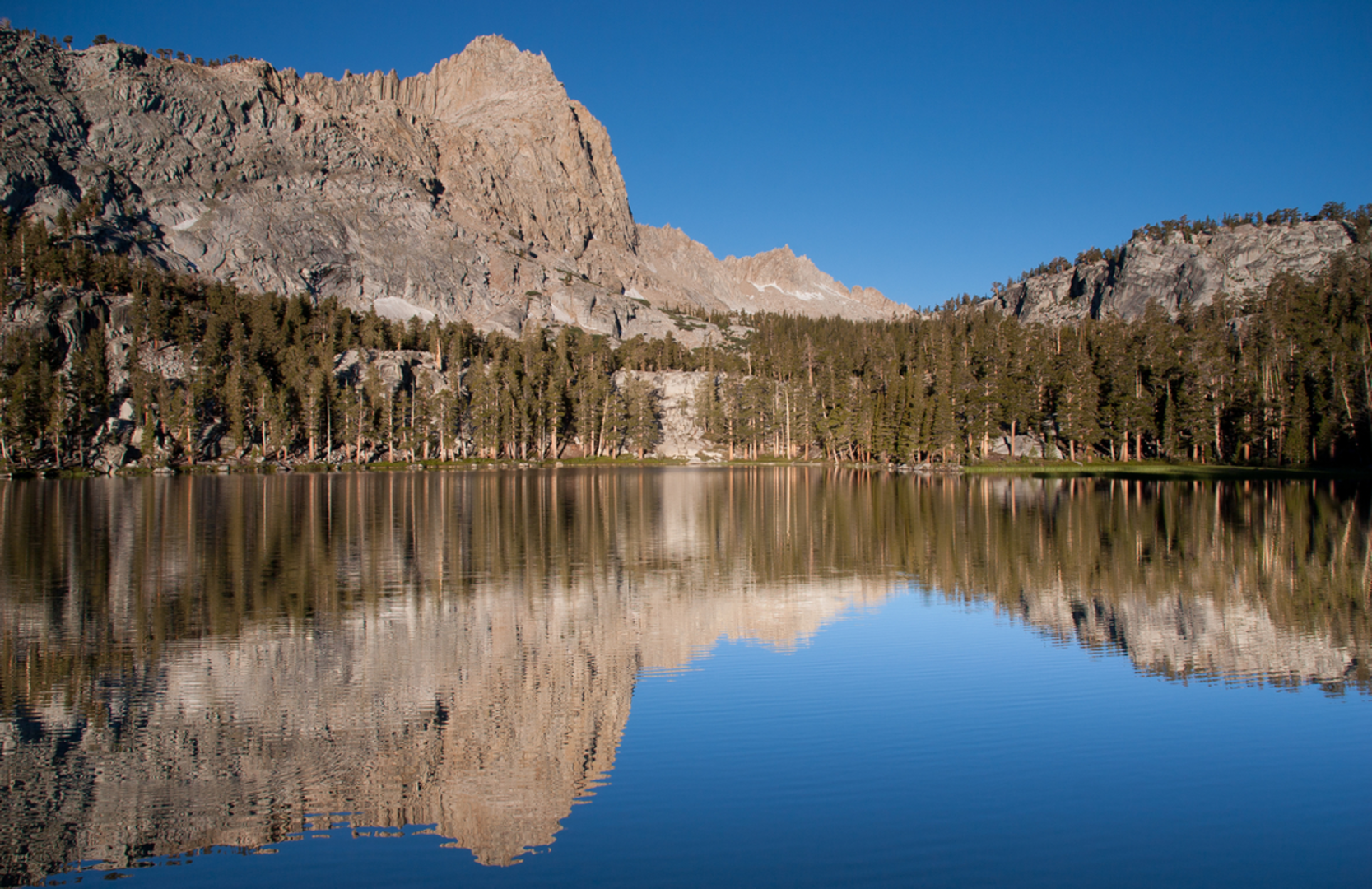 An image depicting the trail Five Lakes Trail and its surrounding area.