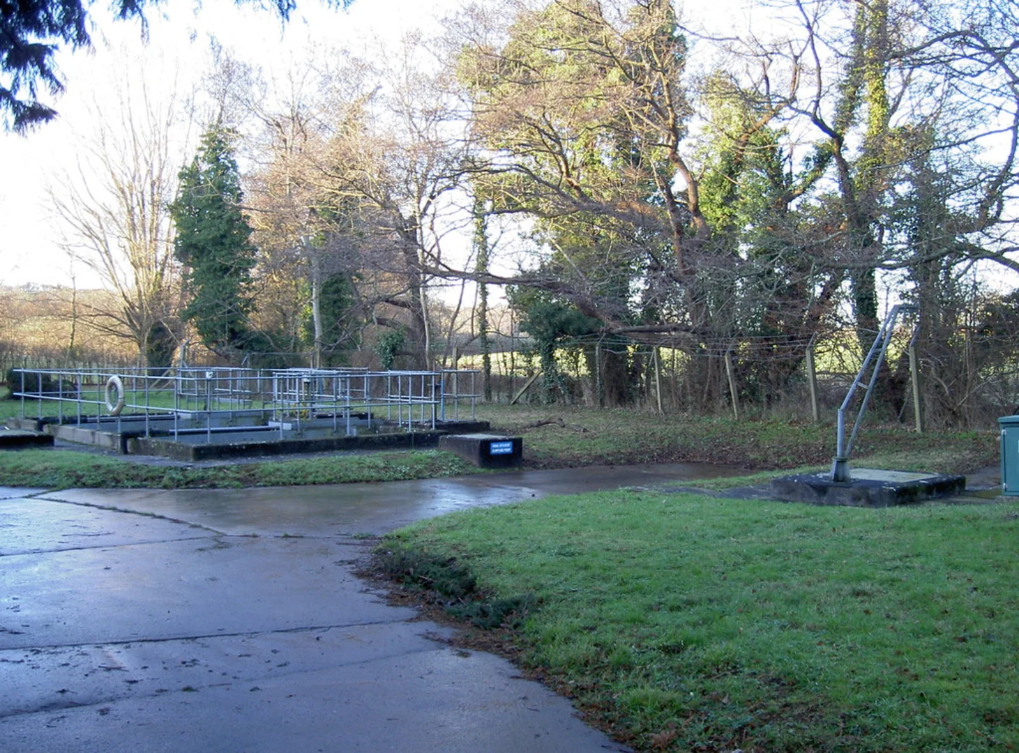 An image depicting the trail Keynsham Memorial Park and Chewton Keynsham Walk and its surrounding area.