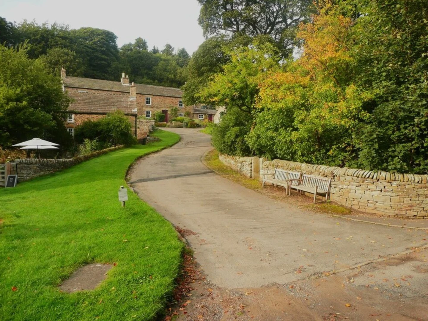 An image depicting the trail Blanchland and its surrounding area.