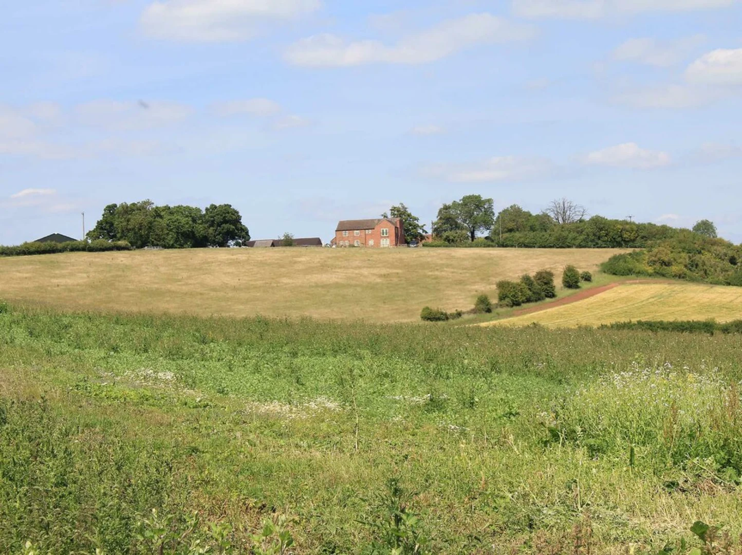 An image depicting the trail Bishop's Itchington Loop and its surrounding area.
