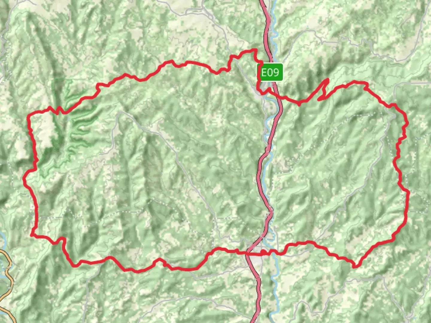 An image depicting the trail GR 176 Ruta de les Vint Ermites and its surrounding area.