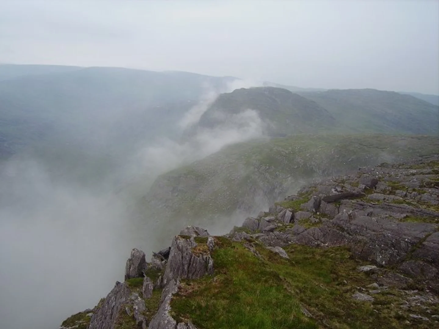 An image depicting the trail Knockowen and Glenkeel Top Loop and its surrounding area.