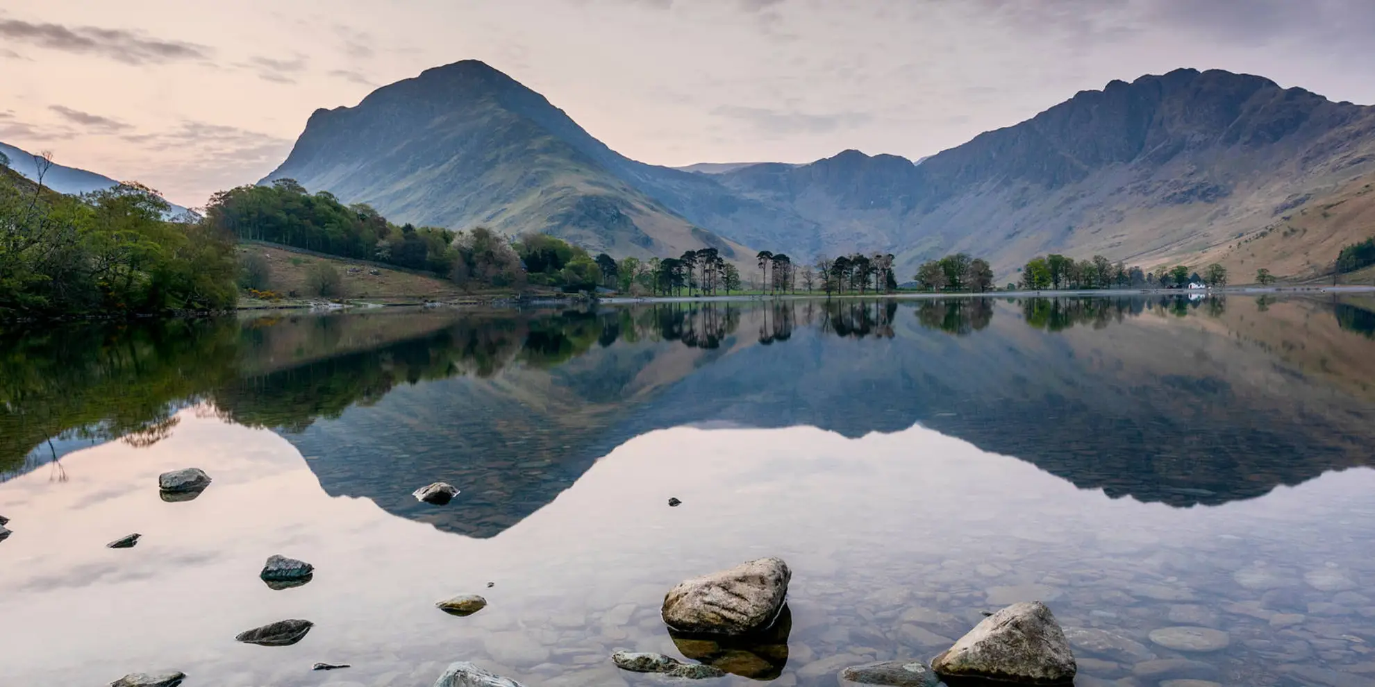 An image depicting the trail Buttermere Loch Loop from Buttermere and its surrounding area.
