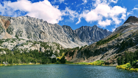 An image depicting the trail Ruwau Lake, Chocolate Lakes, Bull Lake and South Lake via Bishop Pass Trail and its surrounding area.