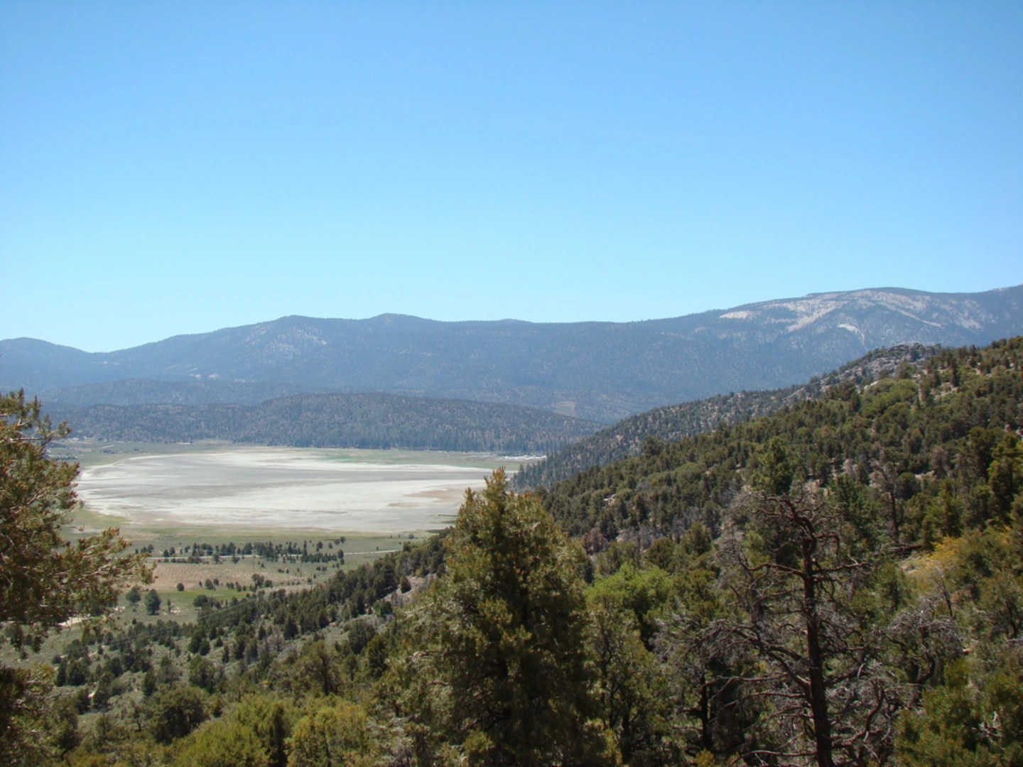 An image depicting the trail Lake Baldwin via Pacific Crest Trail and its surrounding area.