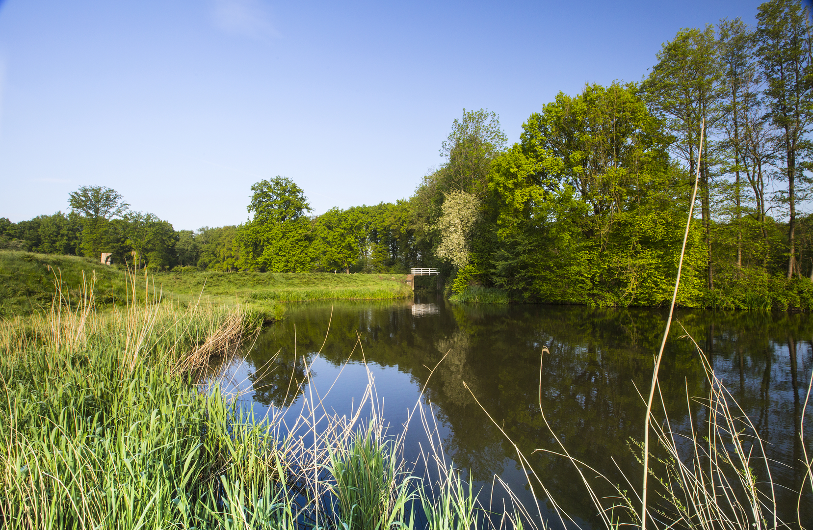 An image depicting the trail Fort Bij Asperen and Klein Hoogland Loop and its surrounding area.