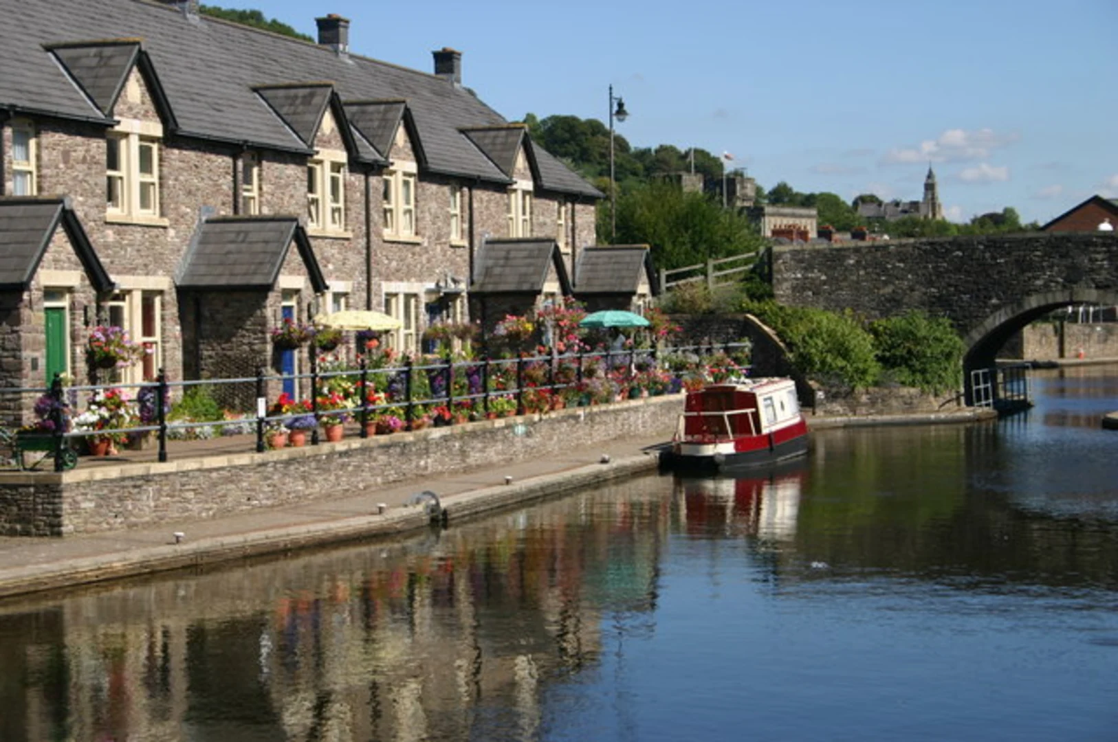 An image depicting the trail Groesfford and M and B Canal from Brecon and its surrounding area.