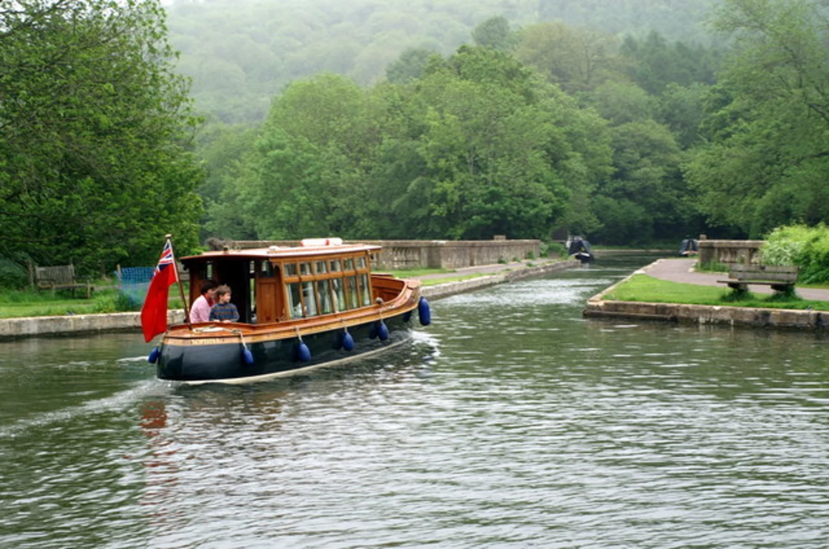 An image depicting the trail Batheaston to Brassknocker Basin and its surrounding area.
