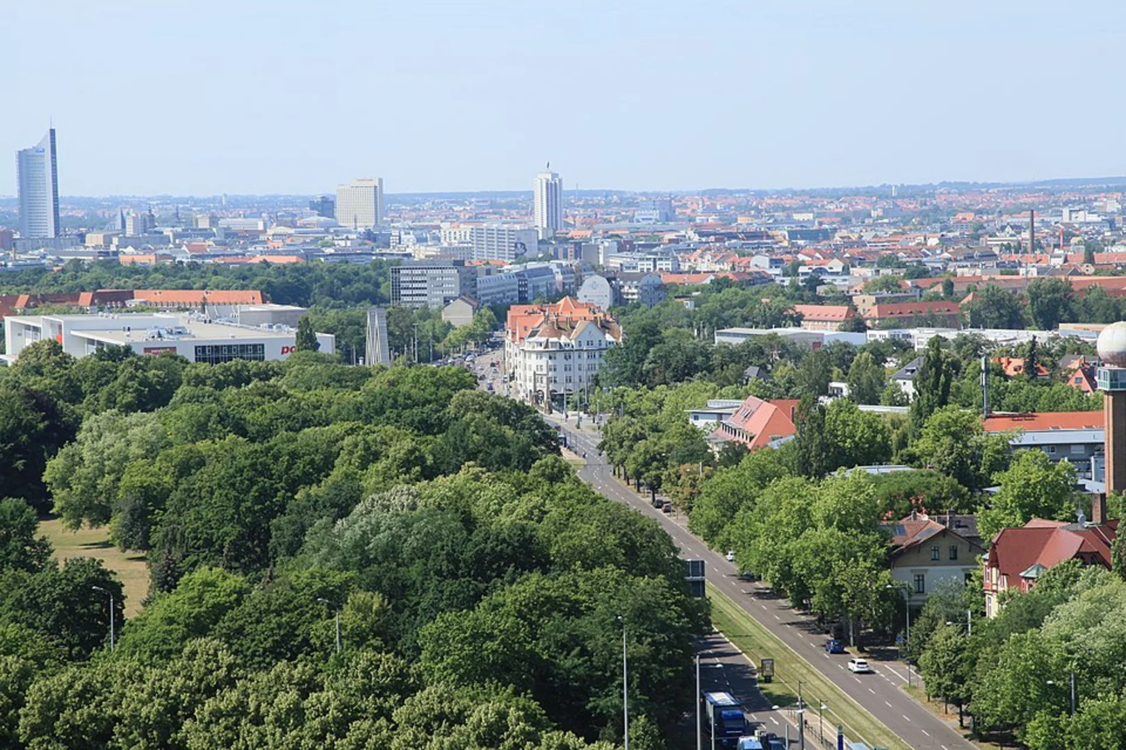 An image depicting the trail Wilhelm-Külz-Park Loop and its surrounding area.