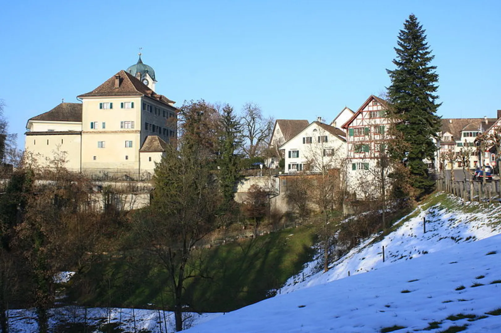 An image depicting the trail Grüningen - Greifensee Trail and its surrounding area.