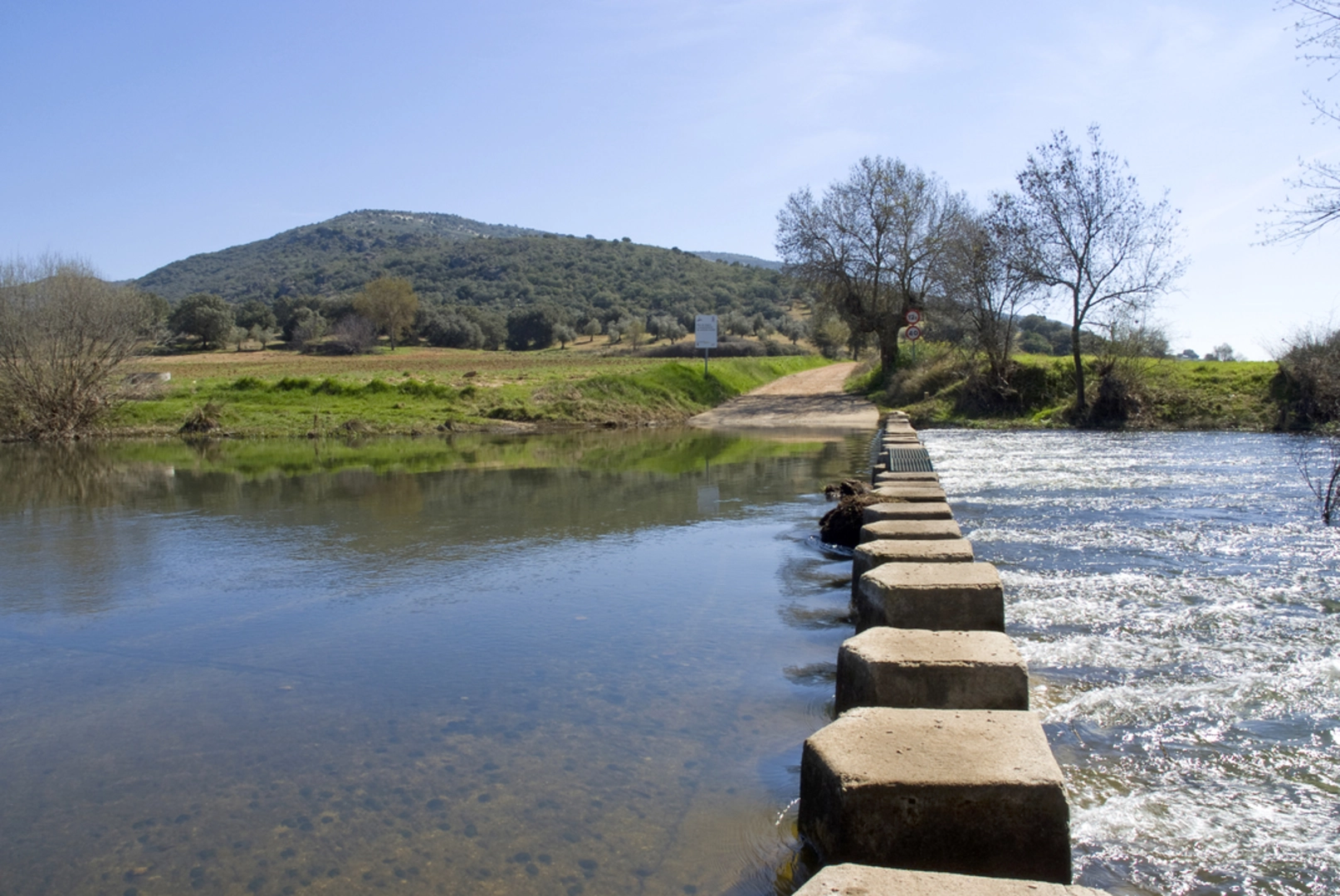 An image depicting the trail LUCIANA-GUADIANA RIVER-EL CHIQUERO PR CR 24 and its surrounding area.