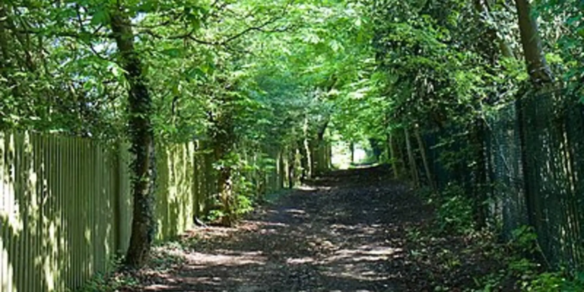 An image depicting the trail Totteridge and Whetstone Circular - London Borough of Barnet and its surrounding area.