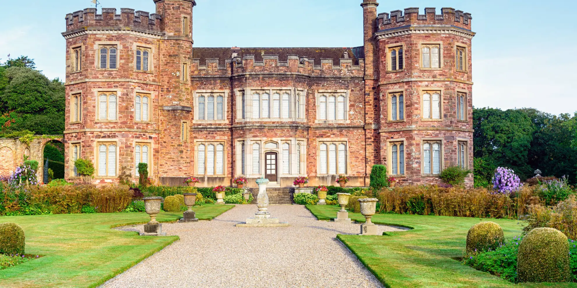 An image depicting the trail Mount Edgcumbe Circular and its surrounding area.