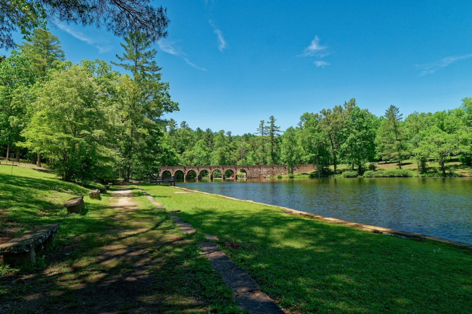An image depicting the trail Byrd Lake Loop and its surrounding area.