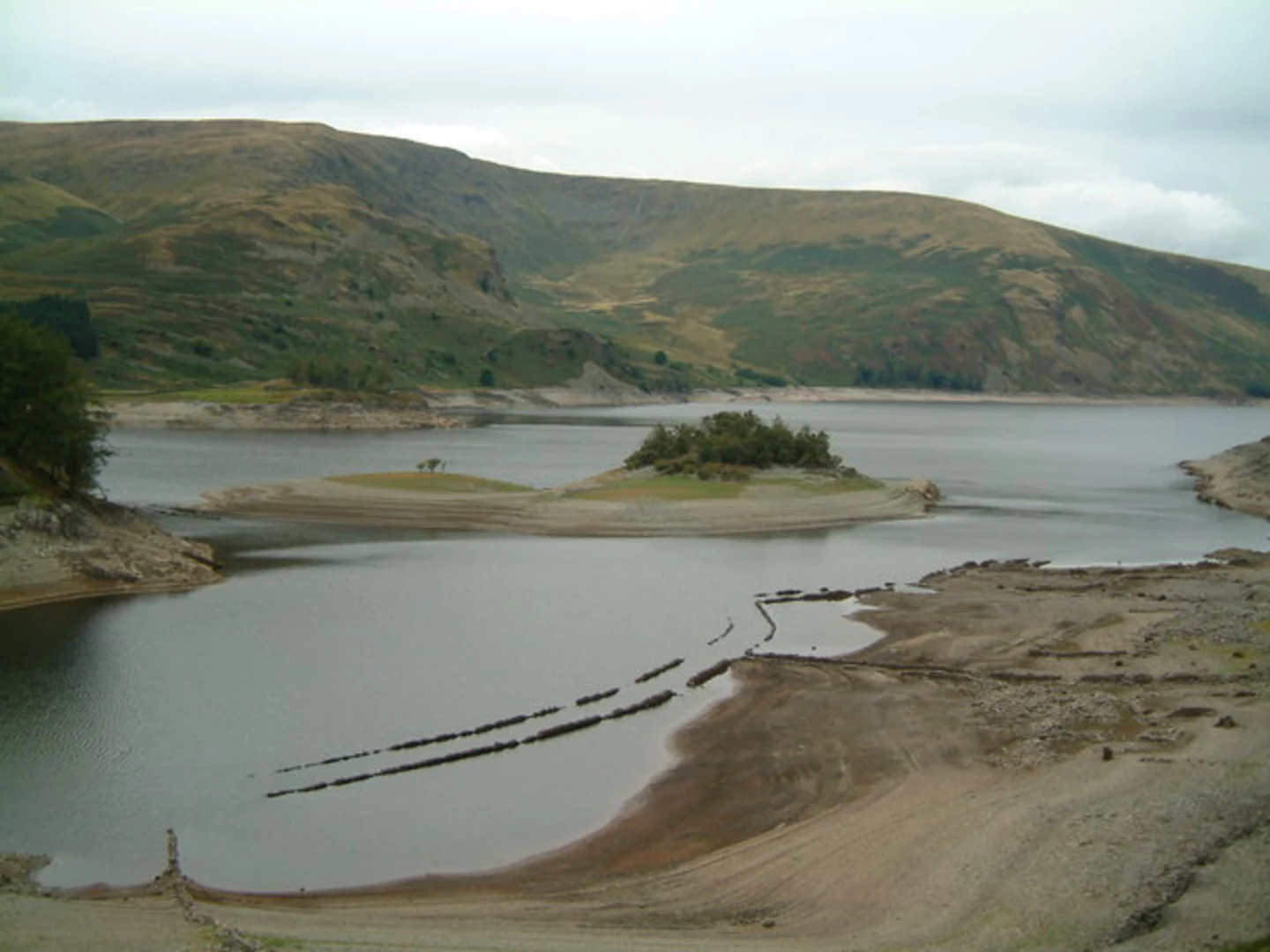 An image depicting the trail Haweswater Reservoir Loop and its surrounding area.