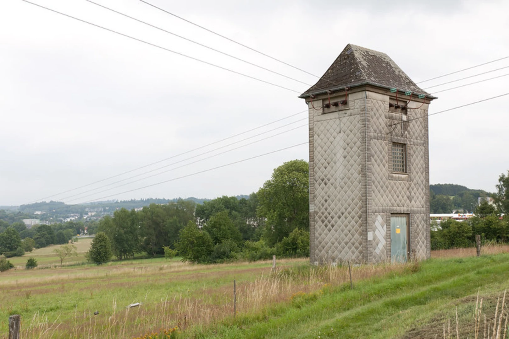 An image depicting the trail Hachenburg to Limbach via Grosse Nister and Loewenpfad 1 and its surrounding area.