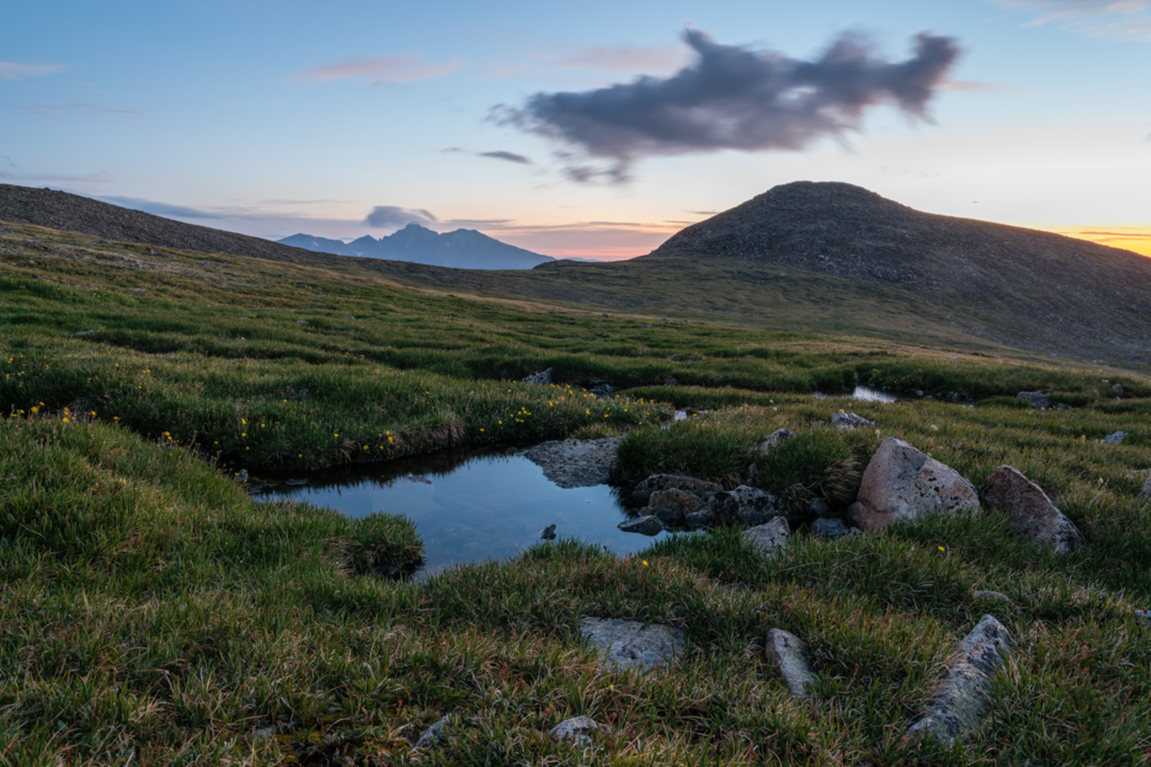 An image depicting the trail Mount Audubon Trail and its surrounding area.