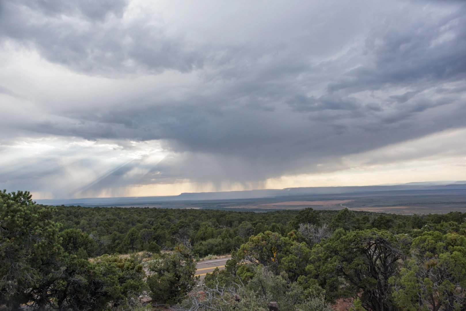 An image depicting the trail Kaibab Plateau South Trail via Arizona Trail and its surrounding area.
