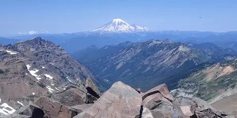 An image depicting the trail Goat Rocks Circuit and its surrounding area.