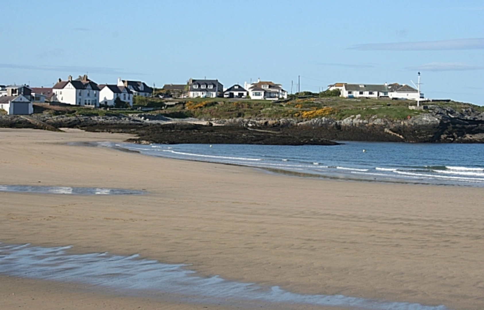 An image depicting the trail Trearddur Bay Walk and its surrounding area.