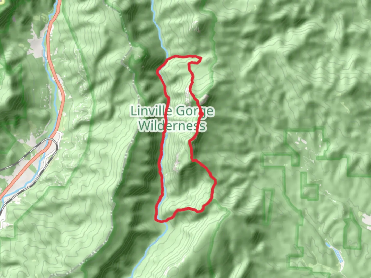 An image depicting the trail The Chimneys via Linville Gorge Trail and Little Table Rock Trail and its surrounding area.
