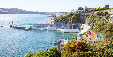 An image depicting the trail Sutton Harbour to Royal William Yard Walk and its surrounding area.