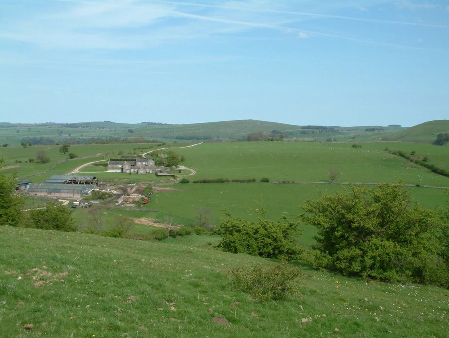 An image depicting the trail Ecton and Manifold Way and its surrounding area.