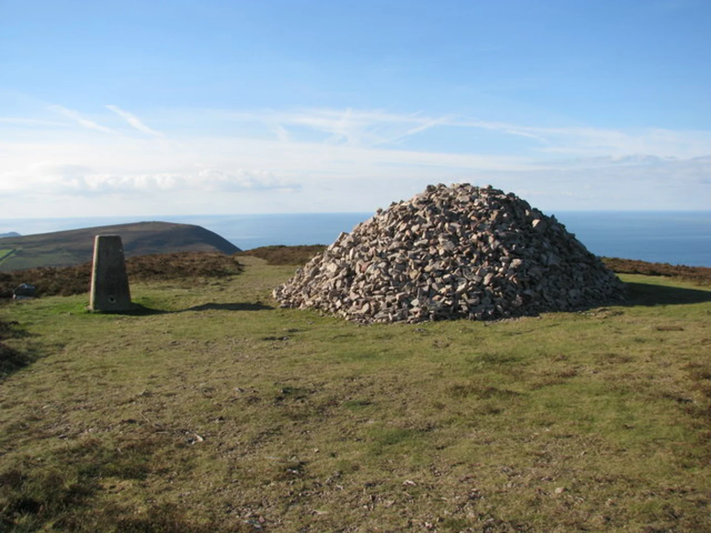 An image depicting the trail Tarka Trail and its surrounding area.