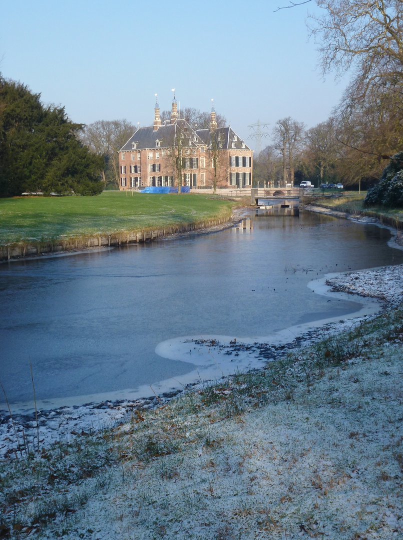 An image depicting the trail De Vink to Den Haag Mariahoeve via Van Wassenaerlaantje and Kastelenring and its surrounding area.