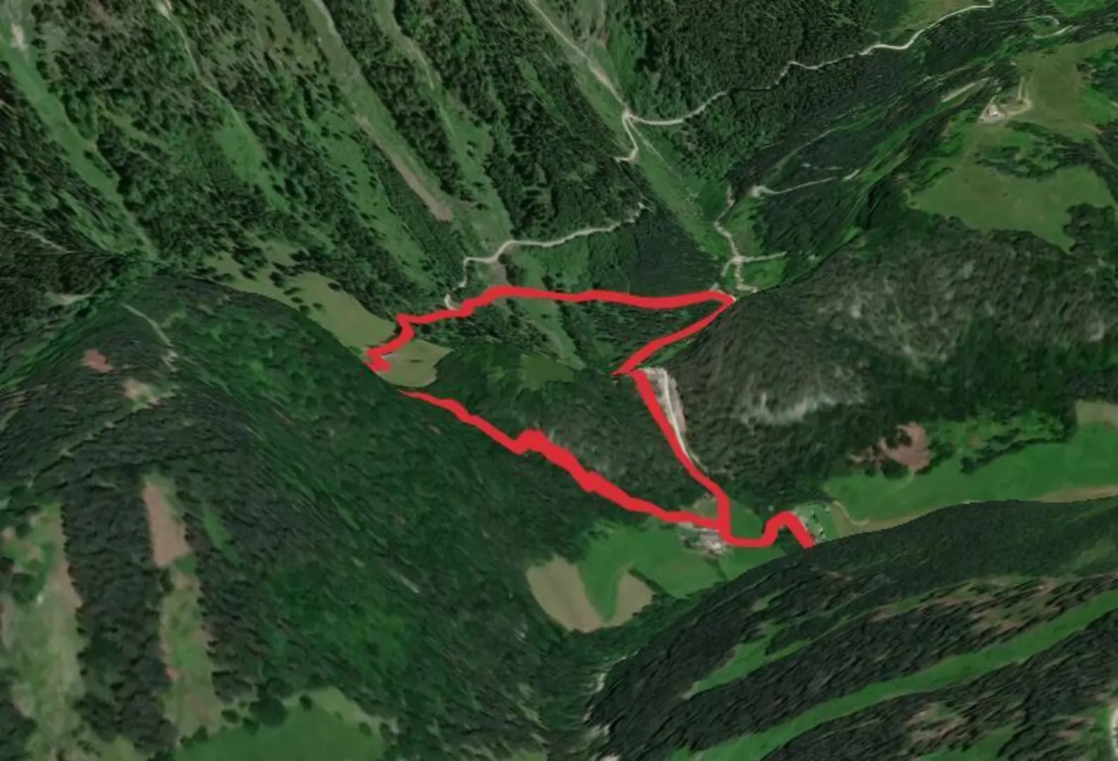 An image depicting the trail Via the Ebnerbauer to the Kölblalm and its surrounding area.