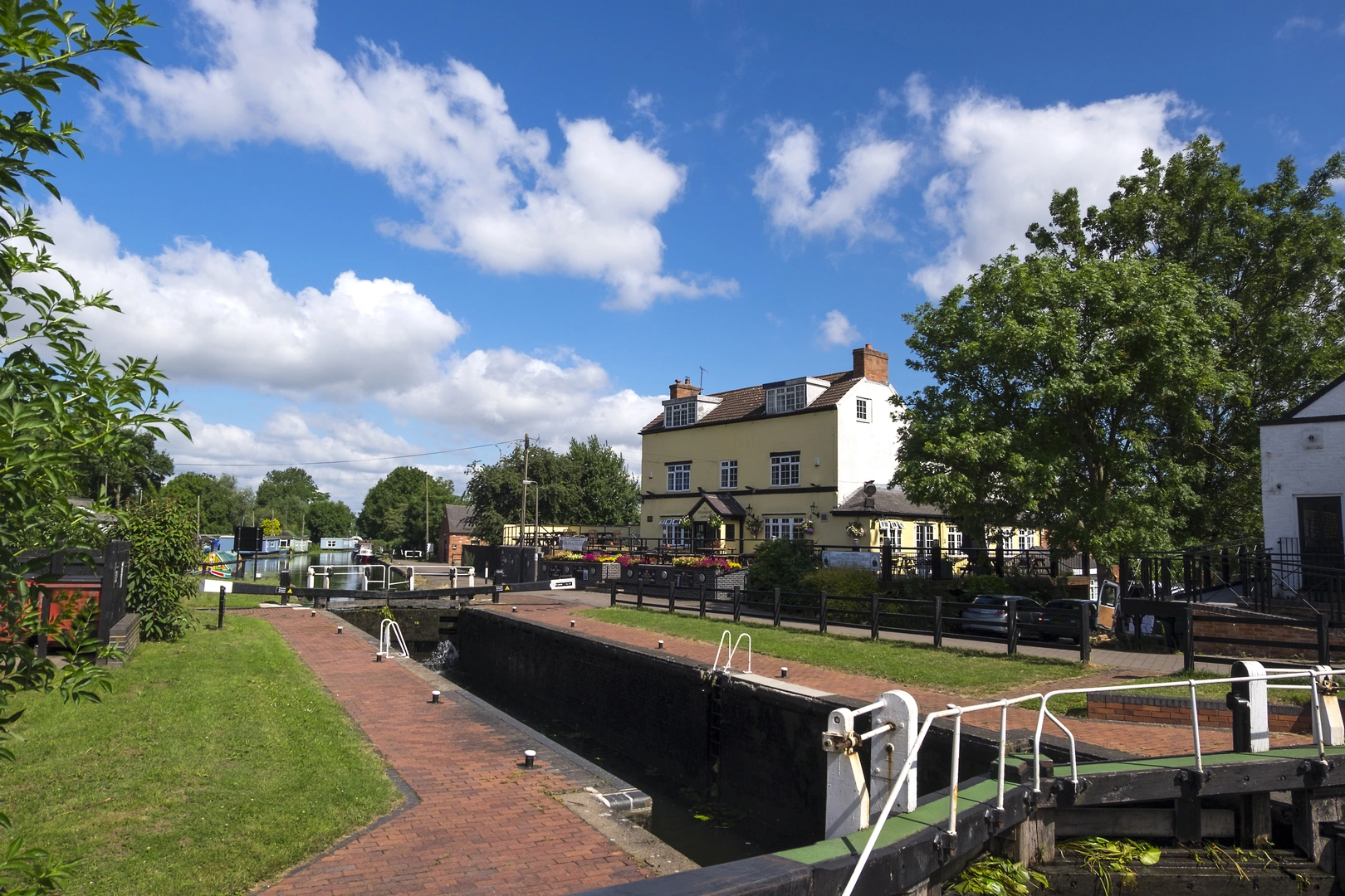 An image depicting the trail Three Rivers Loop in Derbyshire and its surrounding area.
