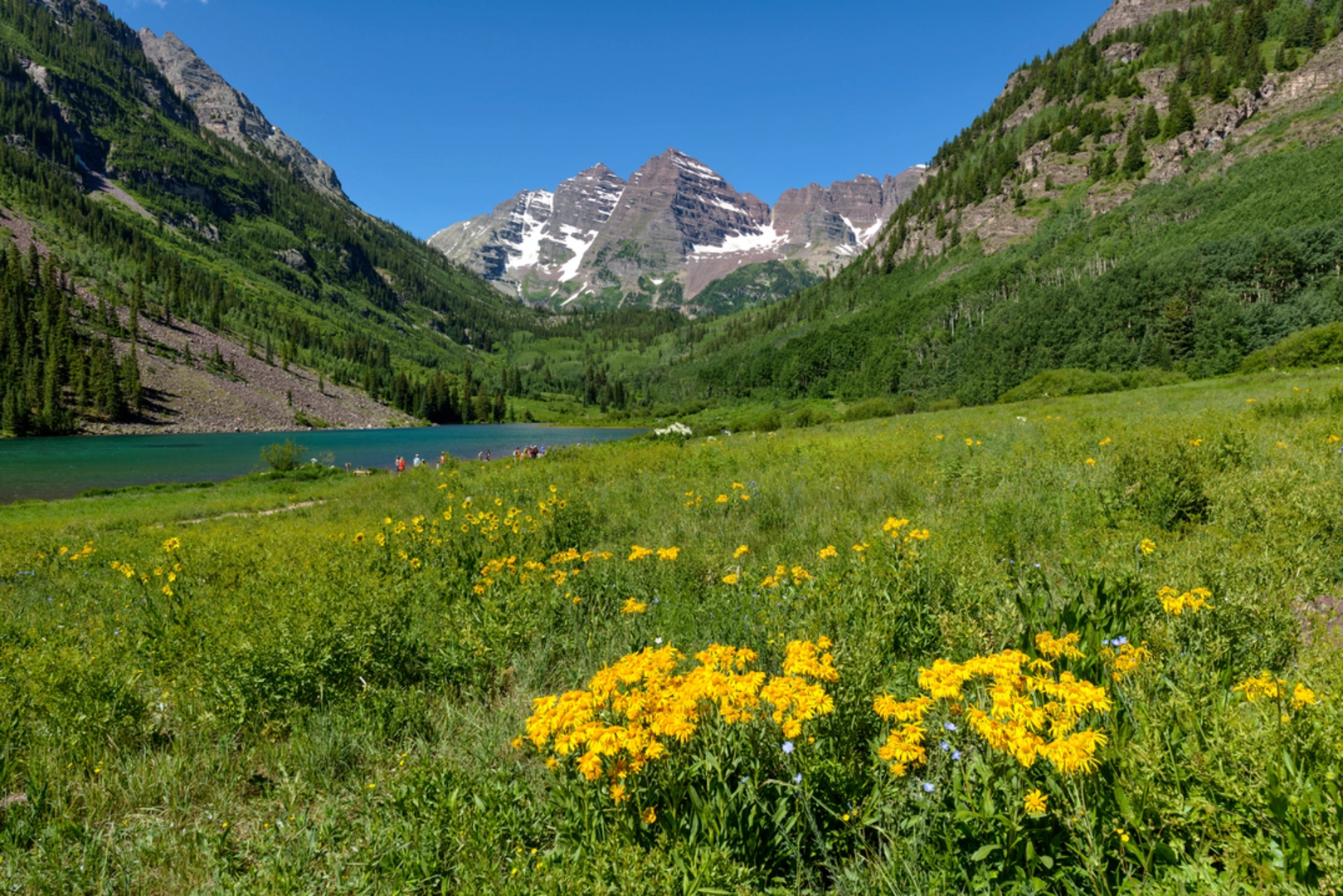 An image depicting the trail West Maroon Portal Trail and its surrounding area.
