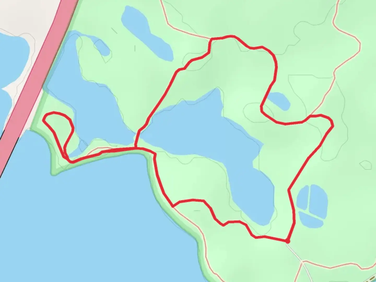 An image depicting the trail Oak Hill and Great Marsh Loop Trail and its surrounding area.