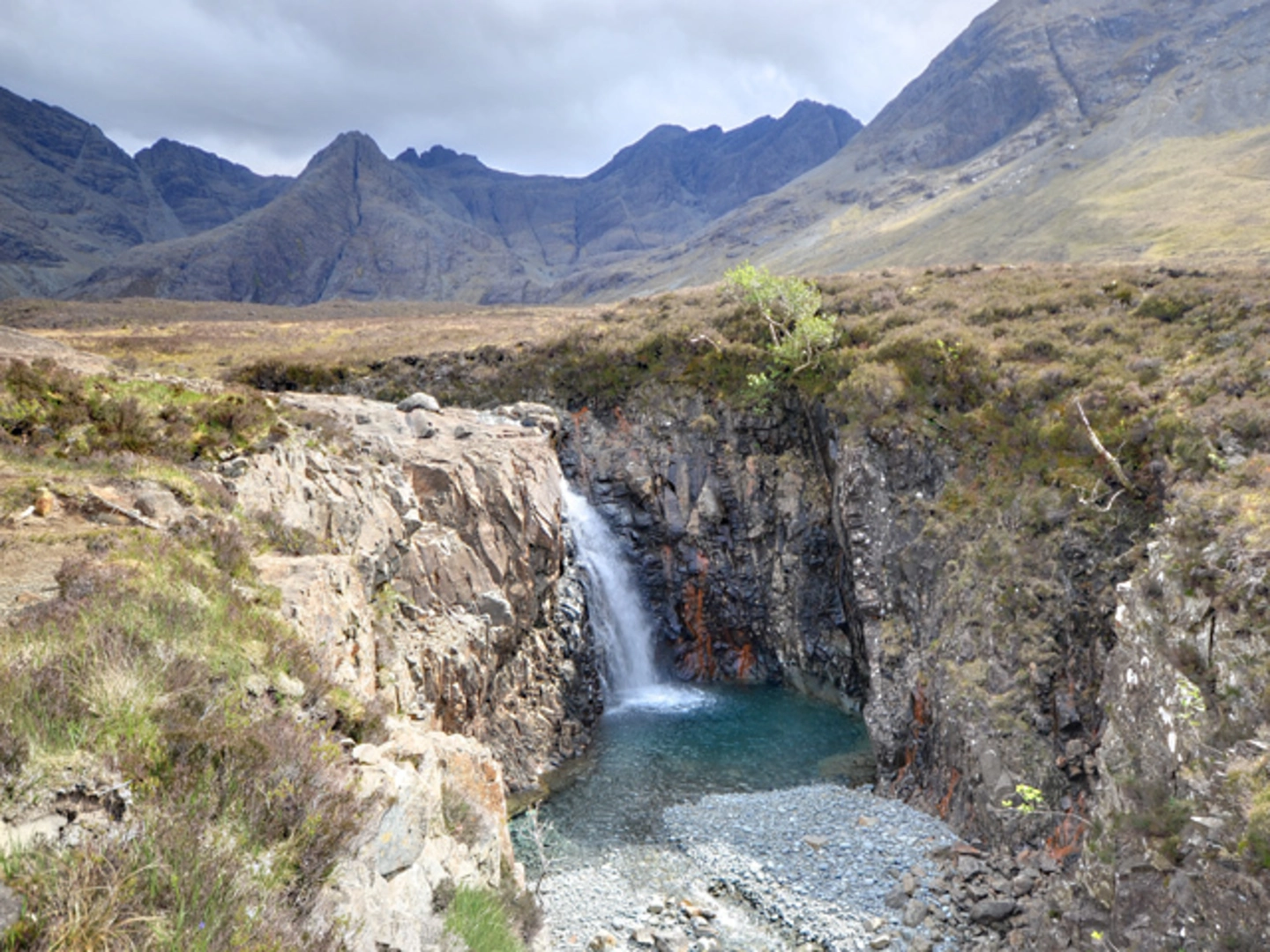An image depicting the trail Sgurr an Fheadain Walk and its surrounding area.
