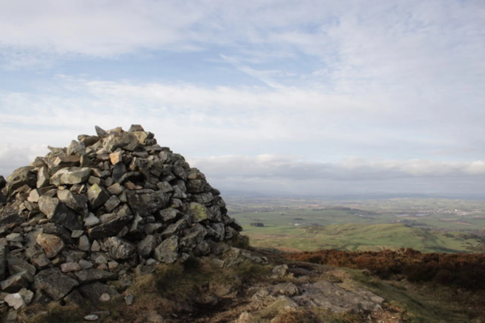 An image depicting the trail Screel Hill and Bengairn Loop and its surrounding area.