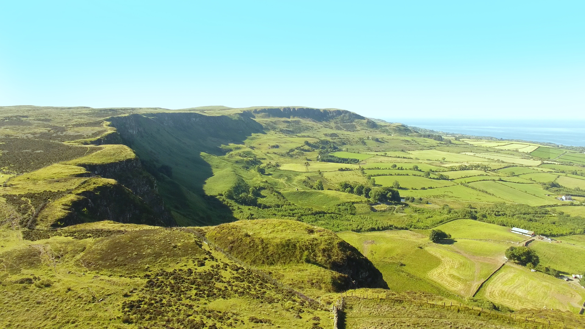 An image depicting the trail Sallagh Braes and its surrounding area.
