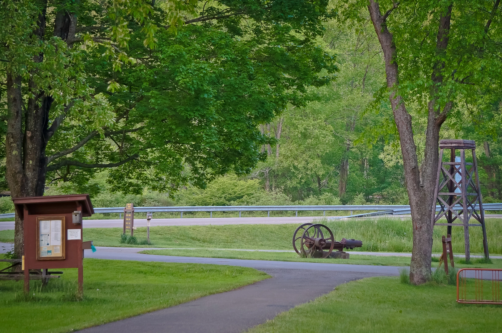 An image depicting the trail Drake's Well Loop via Gerard Trail and its surrounding area.
