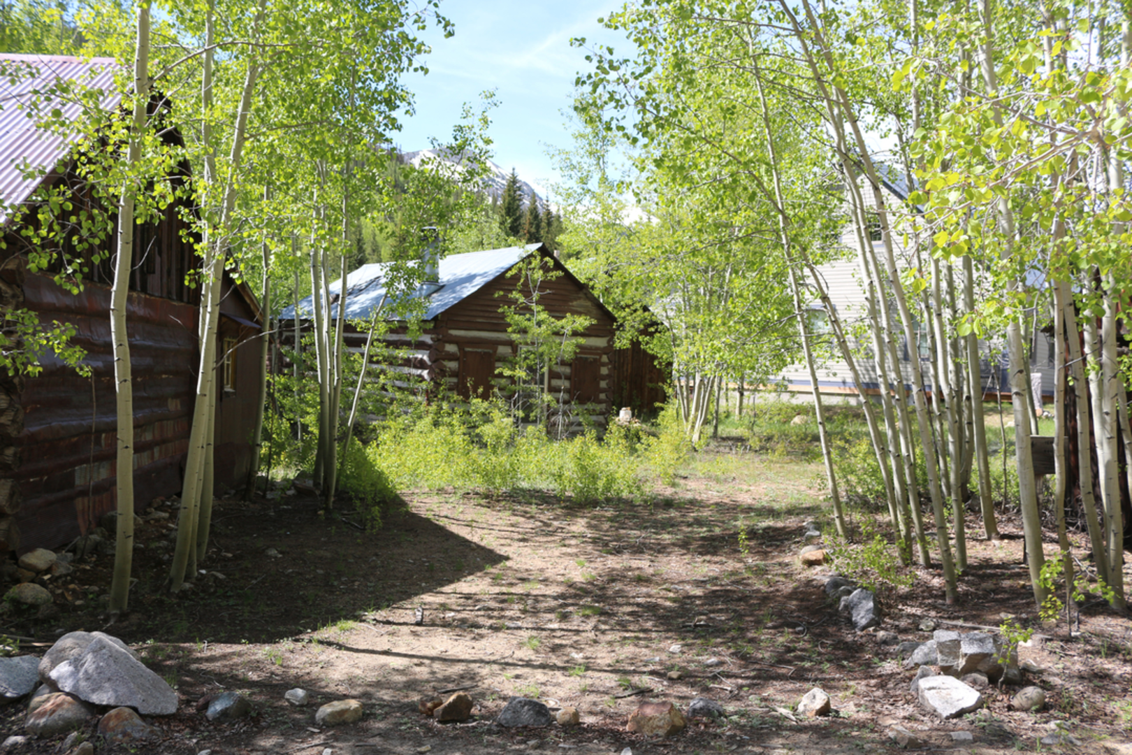 An image depicting the trail Poplar Gulch Trail and its surrounding area.